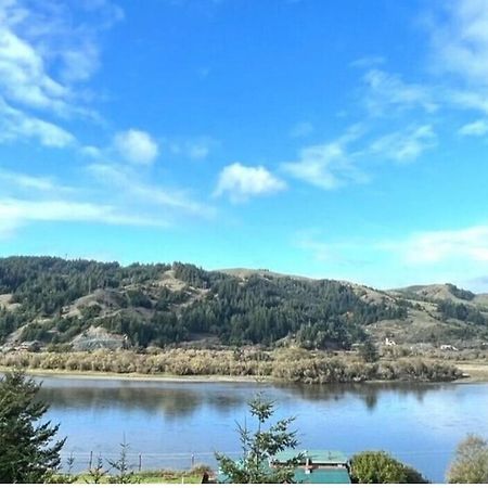 Rogue River Landing Resort Gold Beach Εξωτερικό φωτογραφία